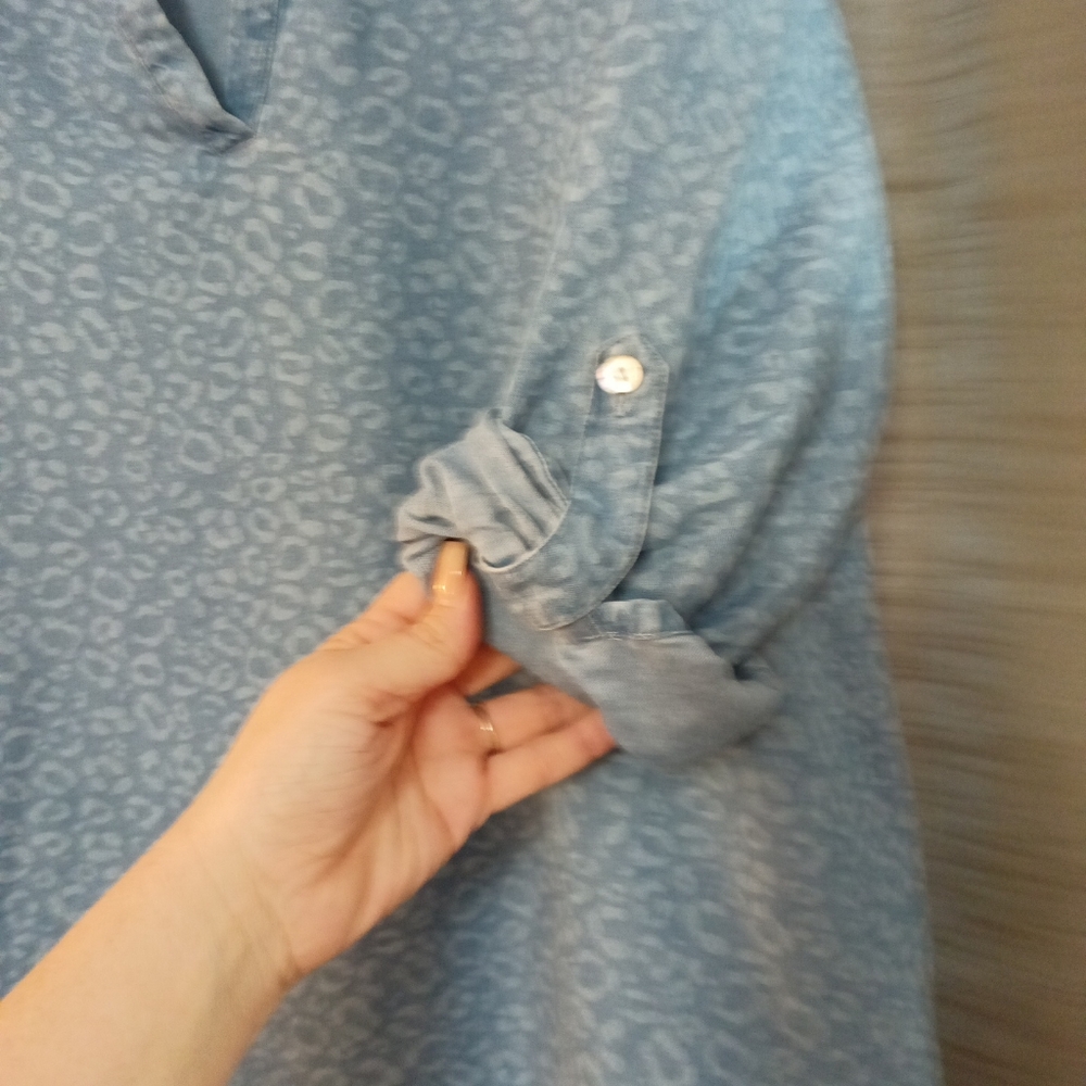 Soft Surroundings Chambray Flowy Layered Vneck Roll Tab Sleeve Blouse PXL - Picture 4 of 7